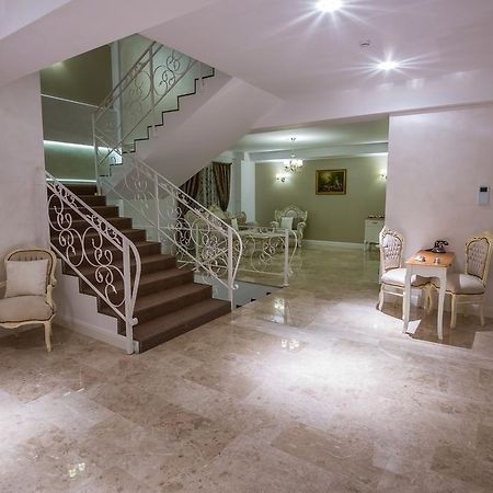 French Boutique Hotel Брашов Екстериор снимка