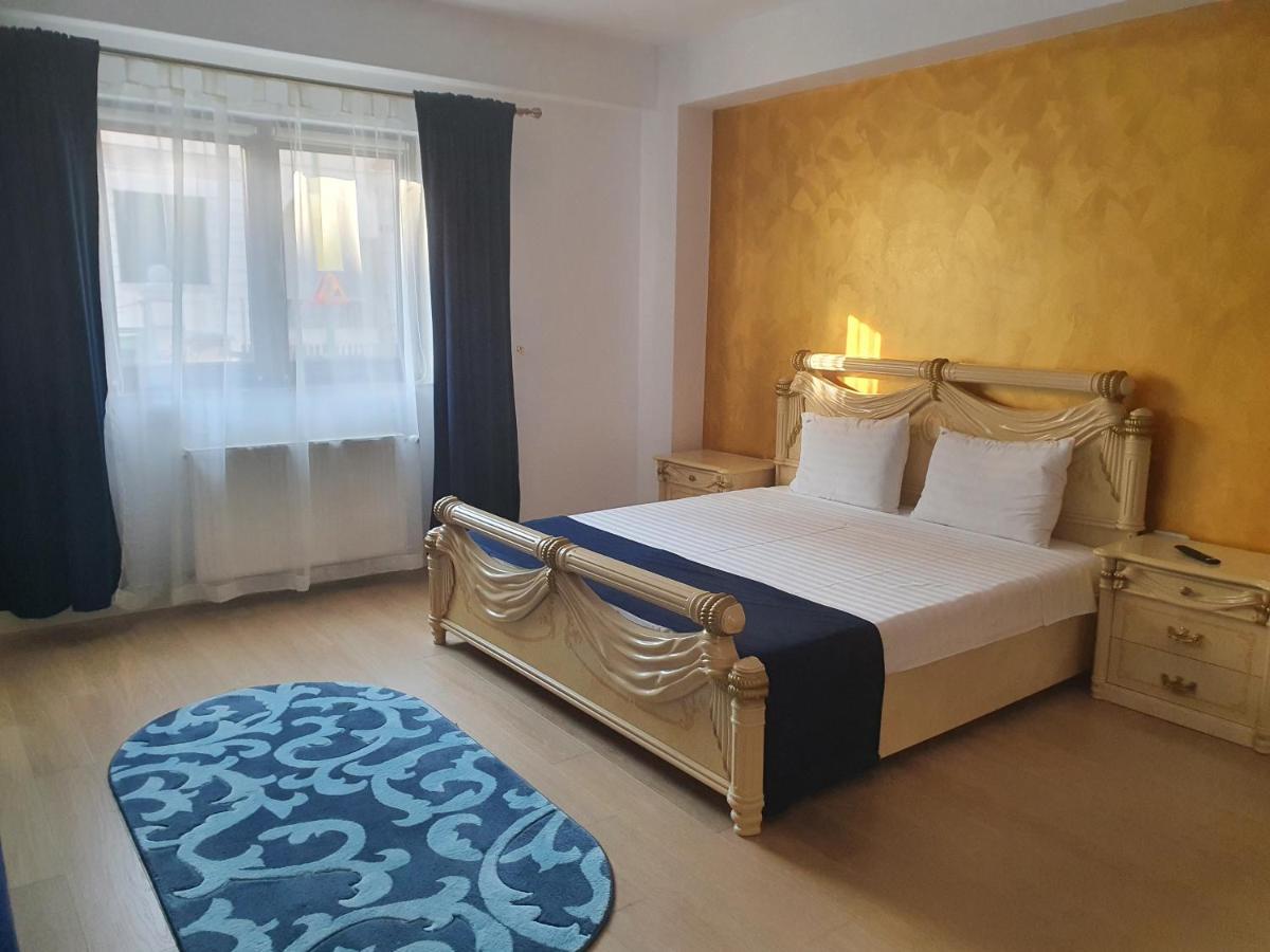 French Boutique Hotel Брашов Екстериор снимка