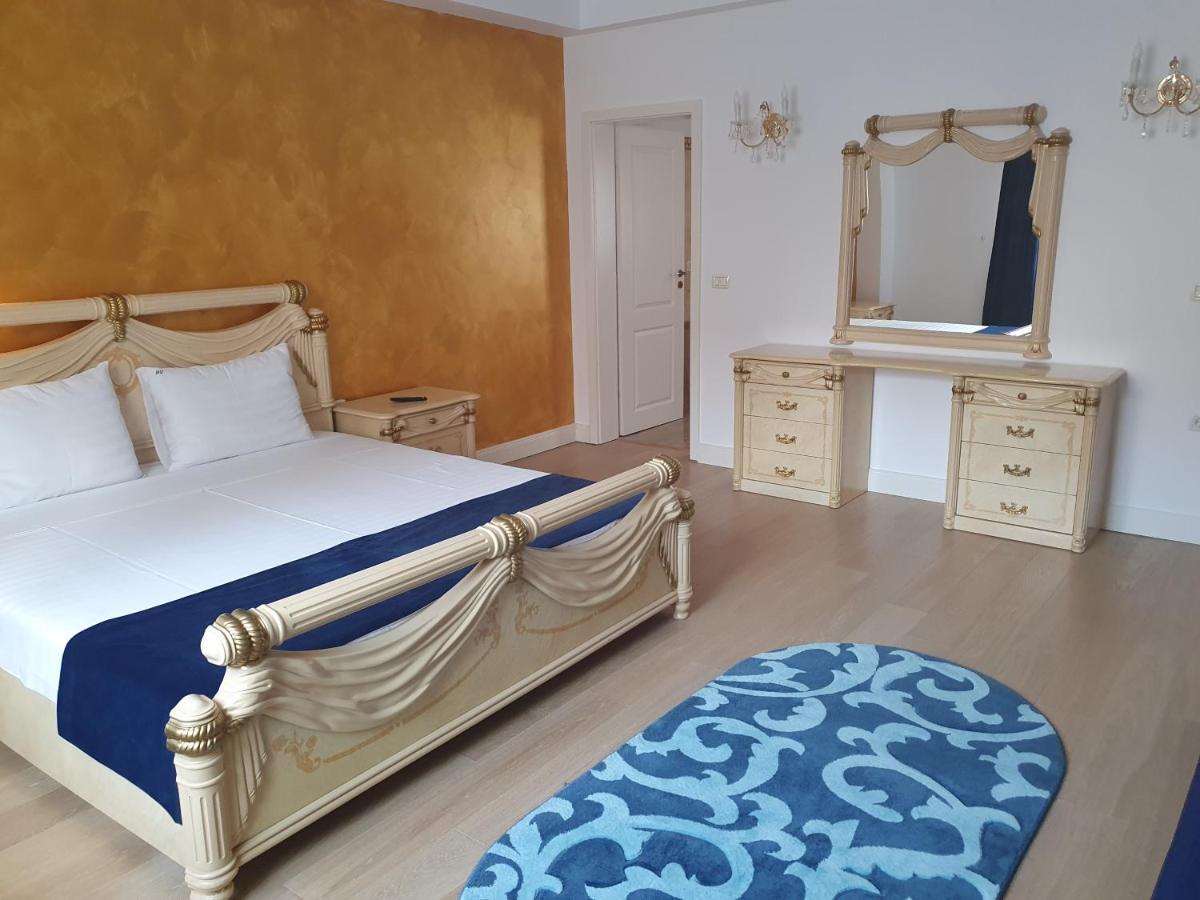 French Boutique Hotel Брашов Екстериор снимка