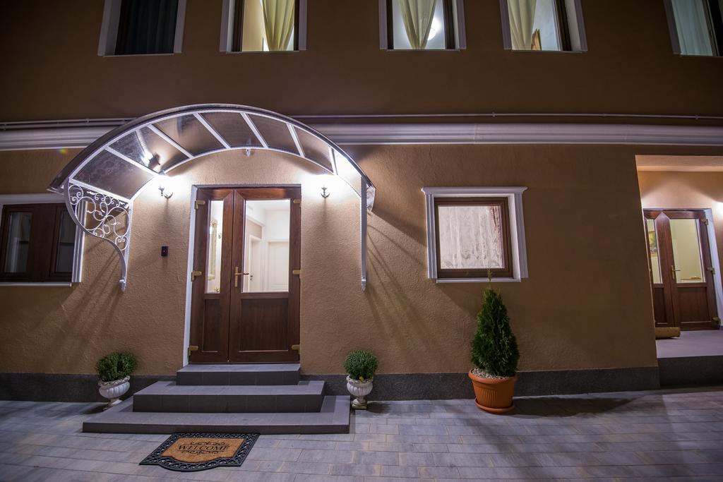 French Boutique Hotel Брашов Екстериор снимка